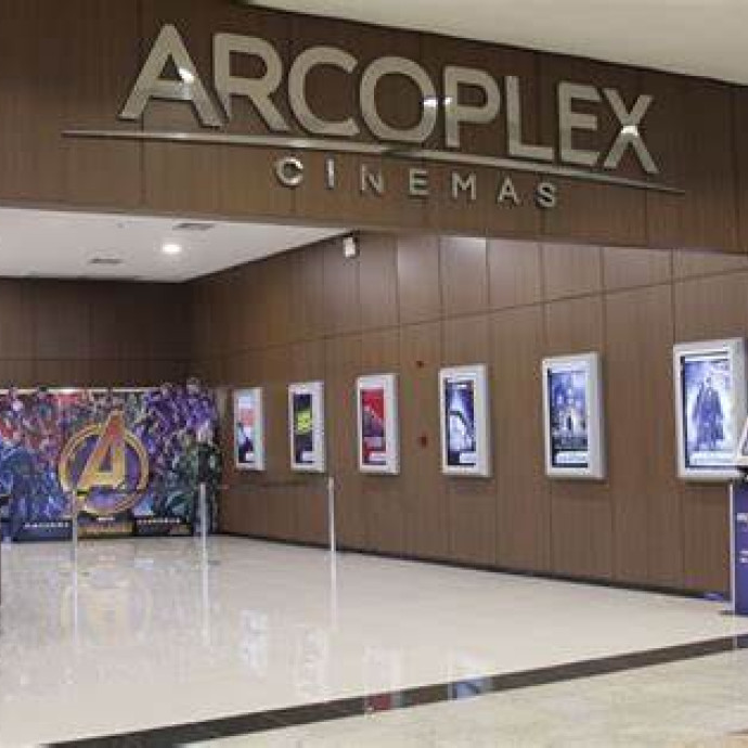 ARCOPLEX CINEMAS ITAJAÍ SHOPPING - CONTRATA ATENDENTE DE BOMBONIERE ACIMA DOS 17 ANOS AMBOS OS SEXOS
